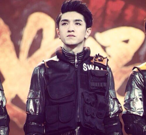 九龄爆料张云龙视频在线观看,张云龙视频幕后故事，在线观看精彩瞬间  第2张